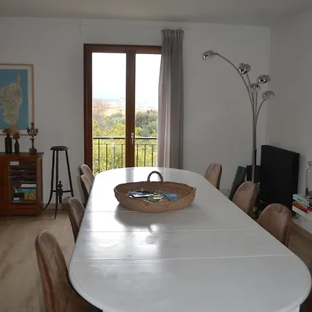 175m2 Idealement Situe Stationnement Gratuit Bas أجاكسيو